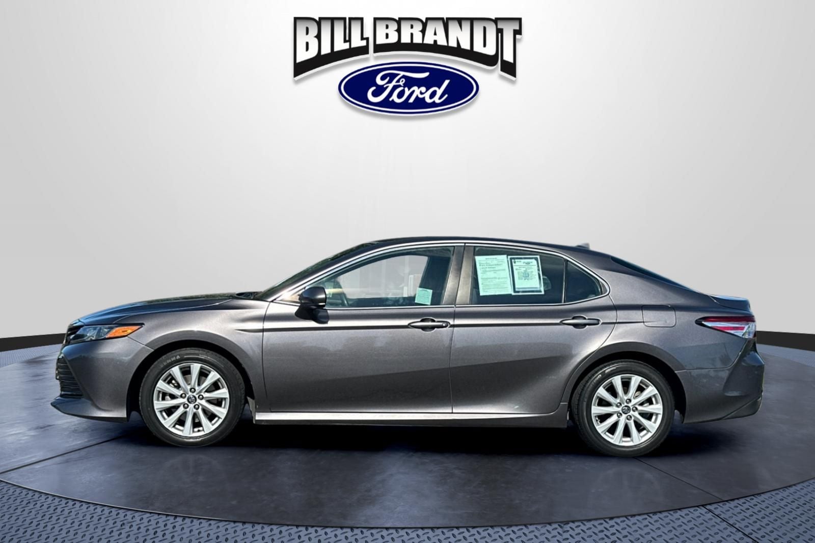 2020 Toyota Camry LE photo 5