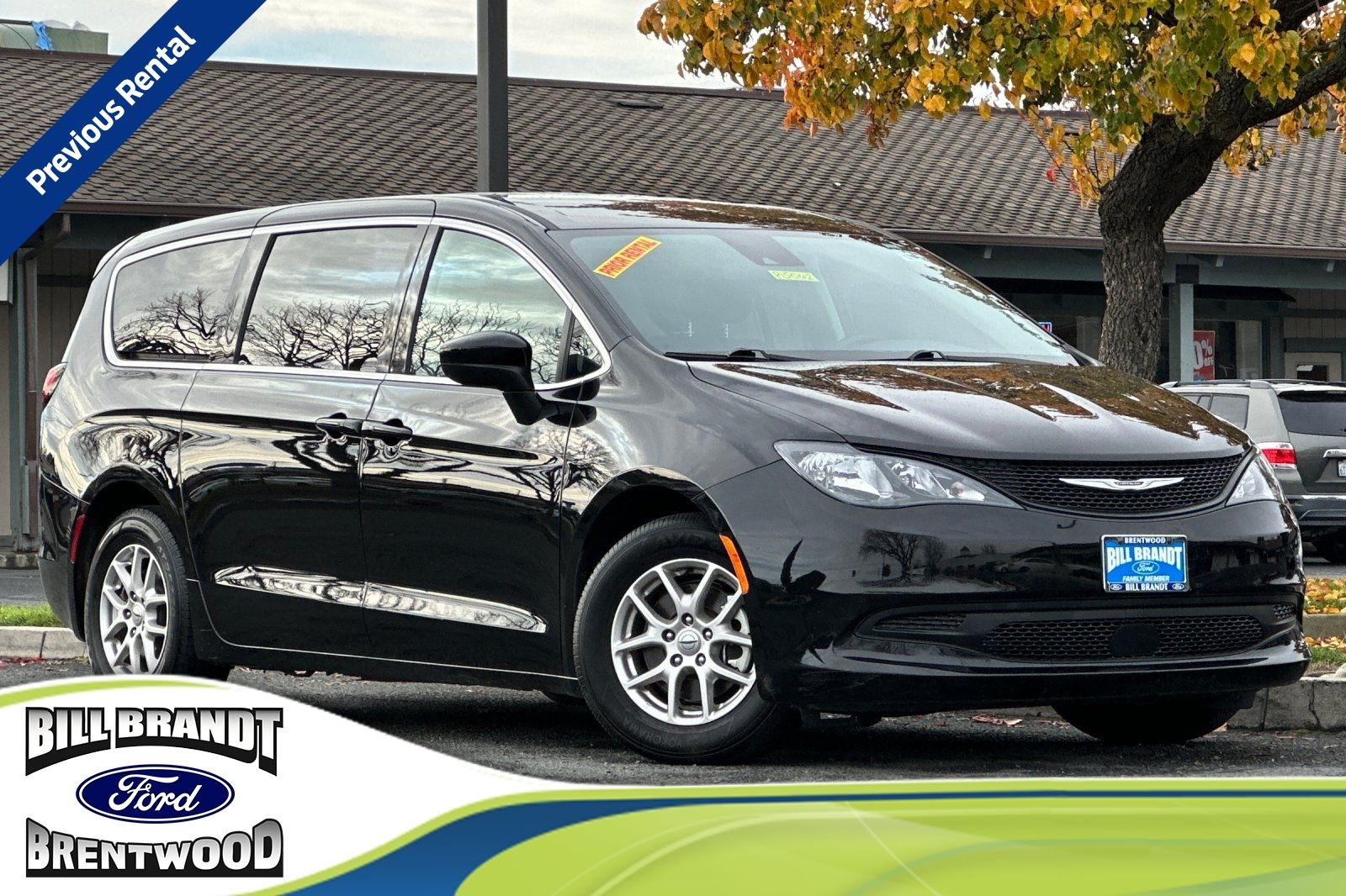 2024 Chrysler Voyager LX photo 1