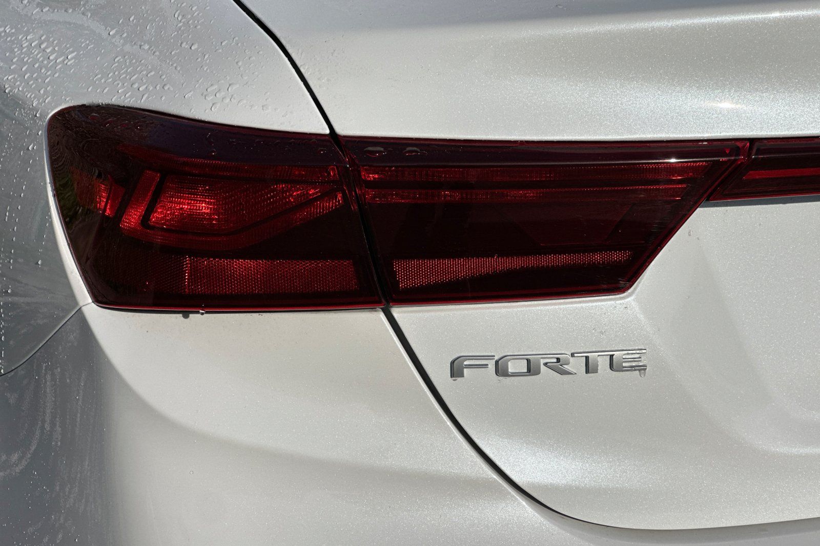 2023 Kia Forte LXS photo 3