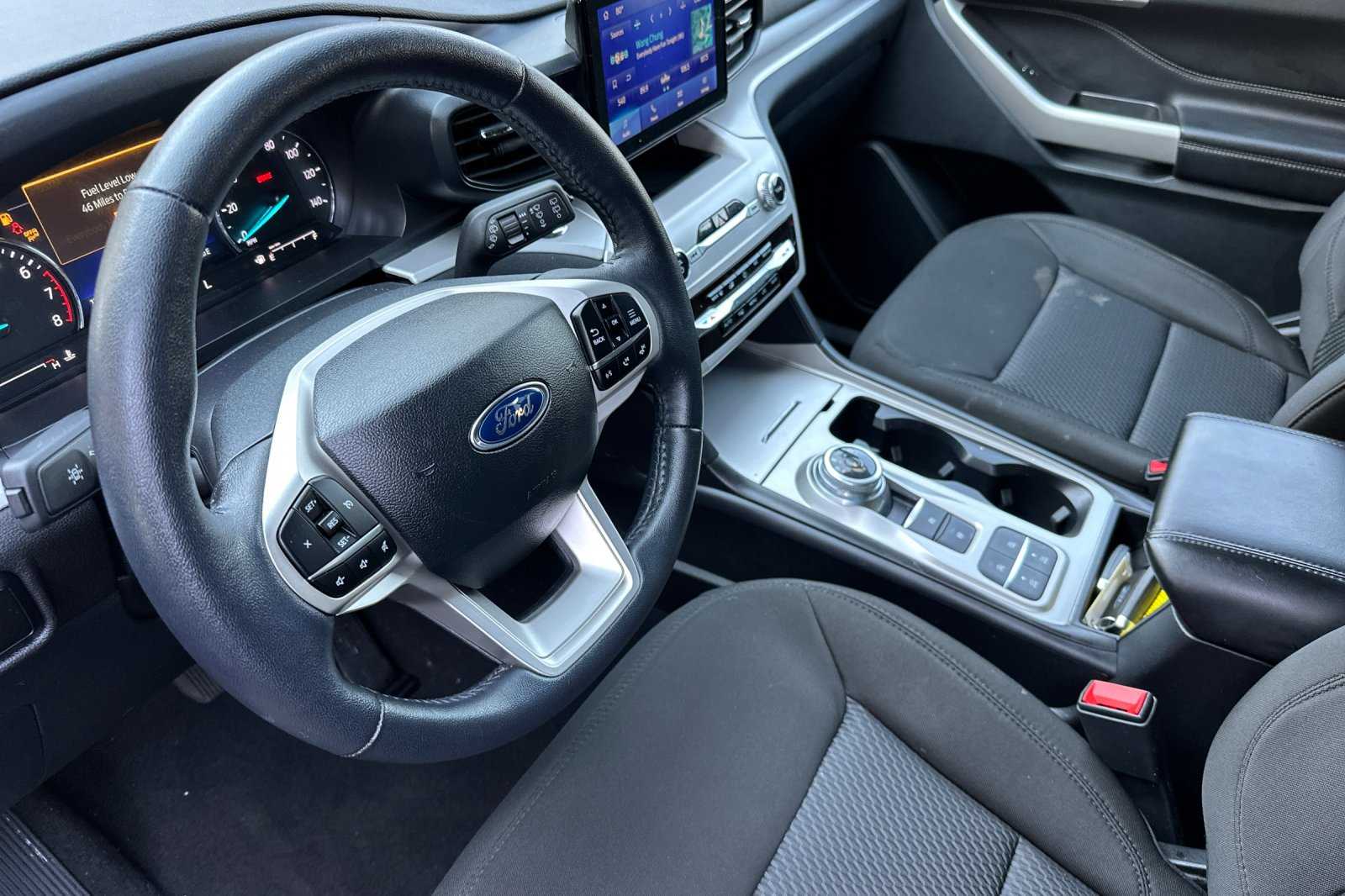 2024 Ford Explorer XLT photo 2