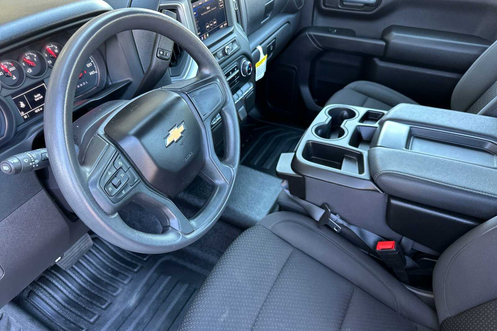 2024 Chevrolet Silverado 1500 photo 4