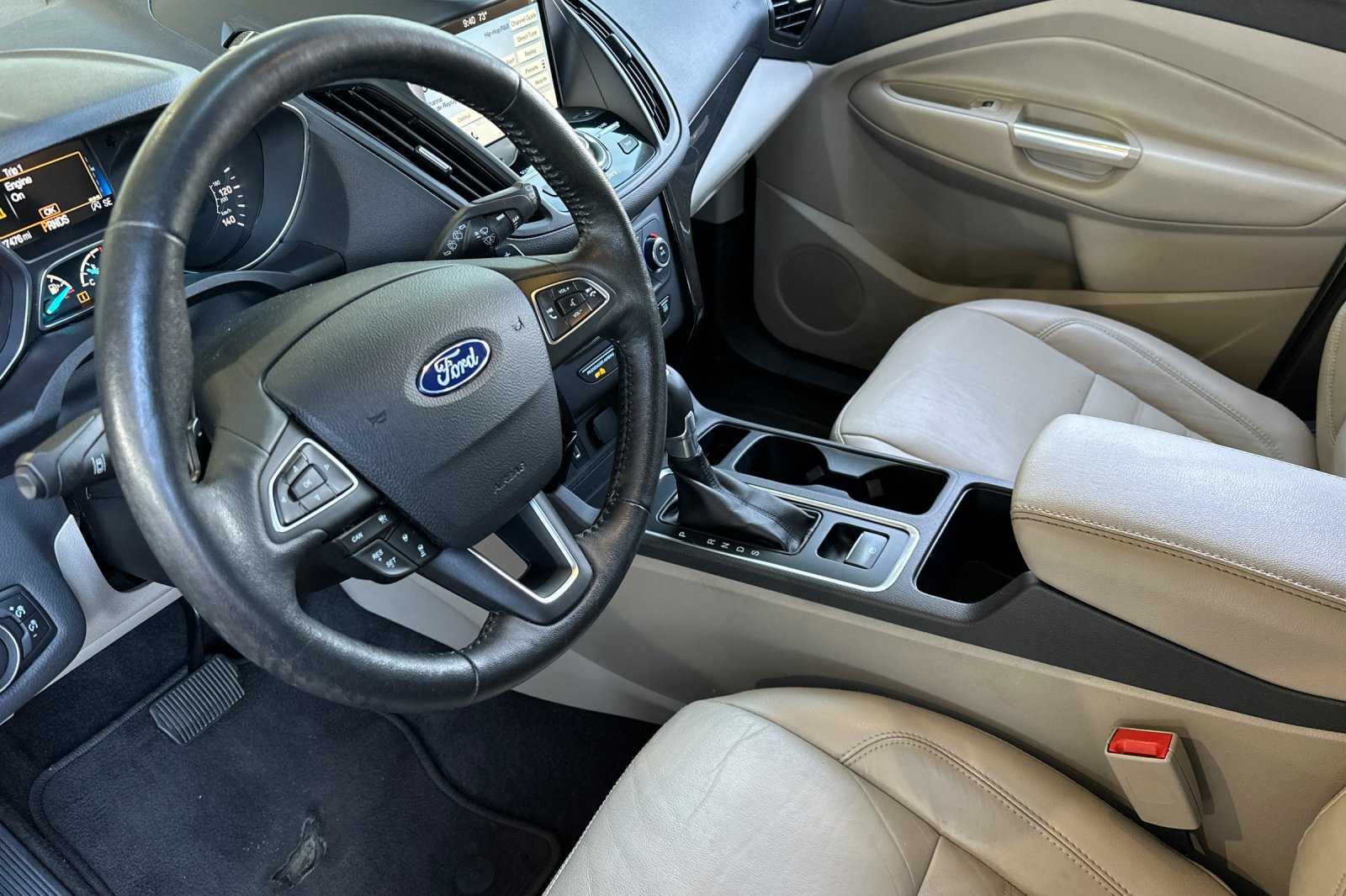 2017 Ford Escape Titanium photo 4