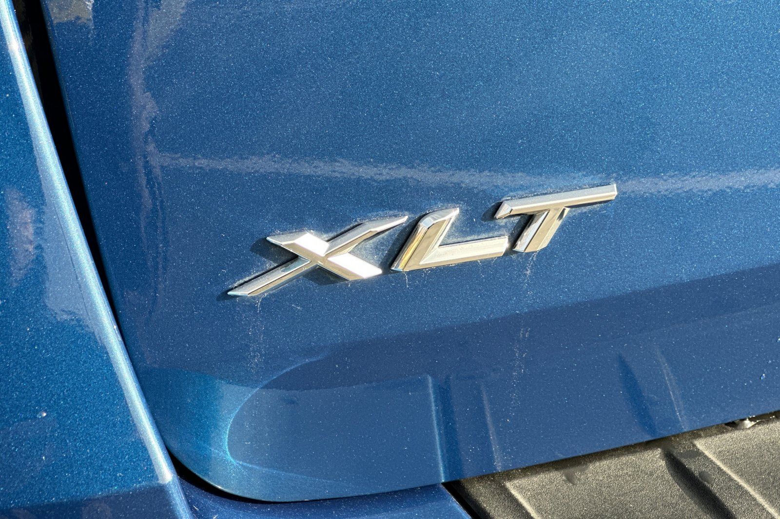 2022 Ford Explorer XLT photo 3