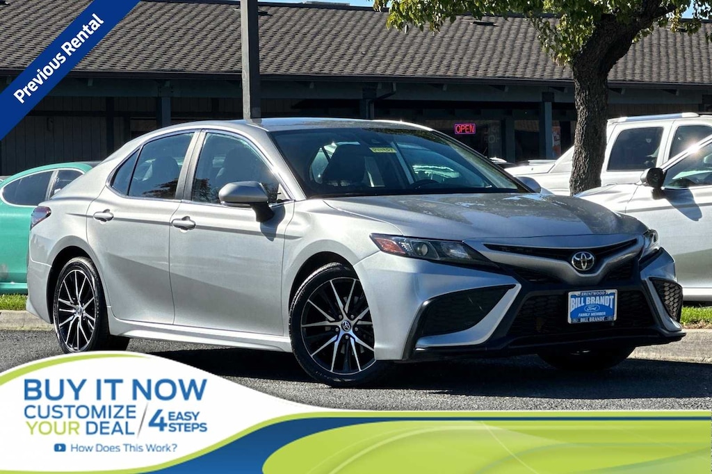 Used 2022 Toyota Camry SE Sedan