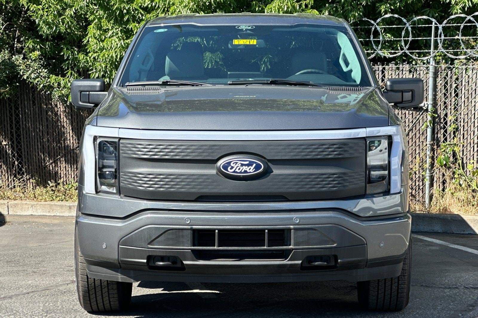2025 Ford F-150 Lightning Flash photo 4