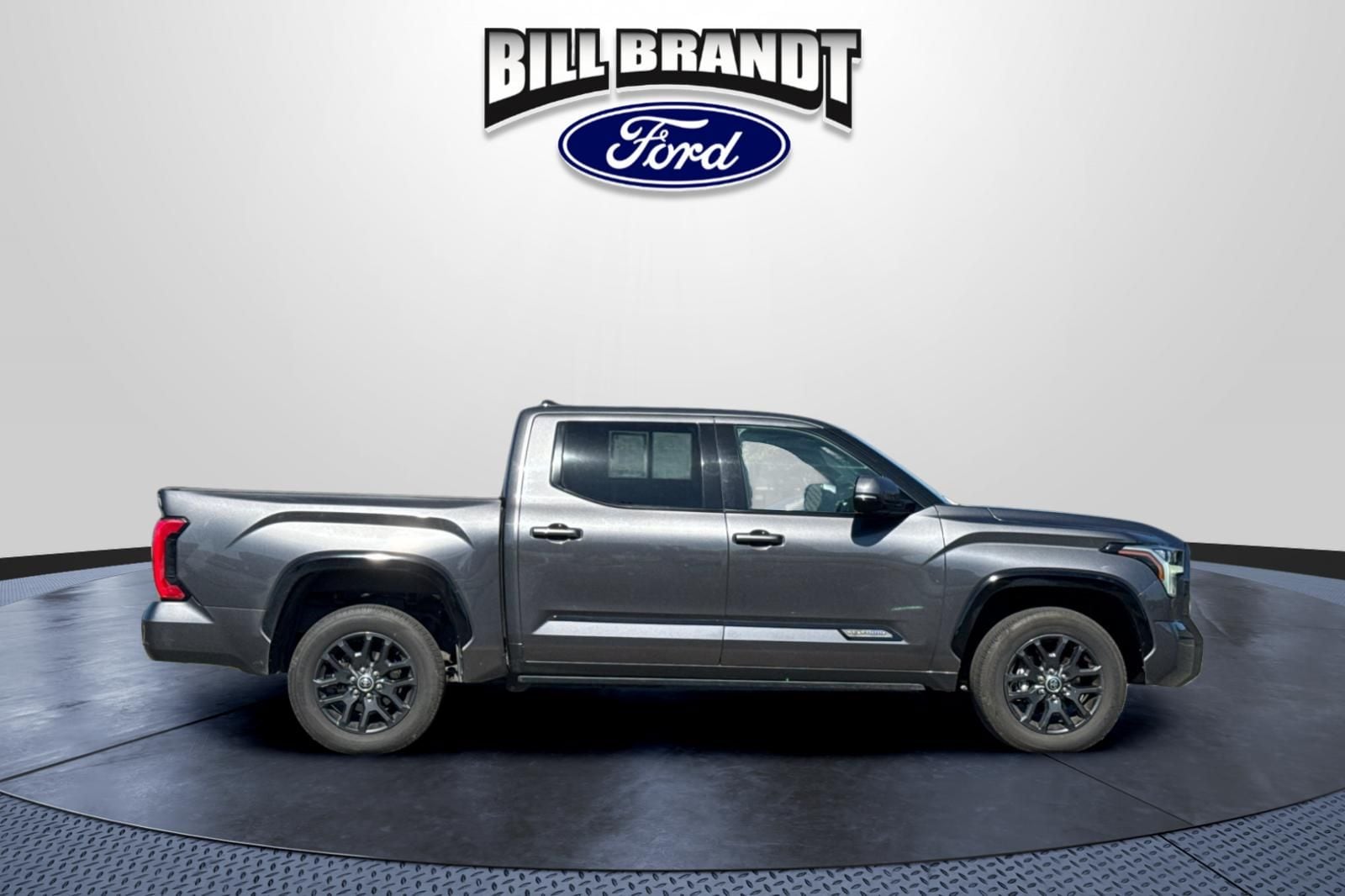 2023 Toyota Tundra Platinum photo 2