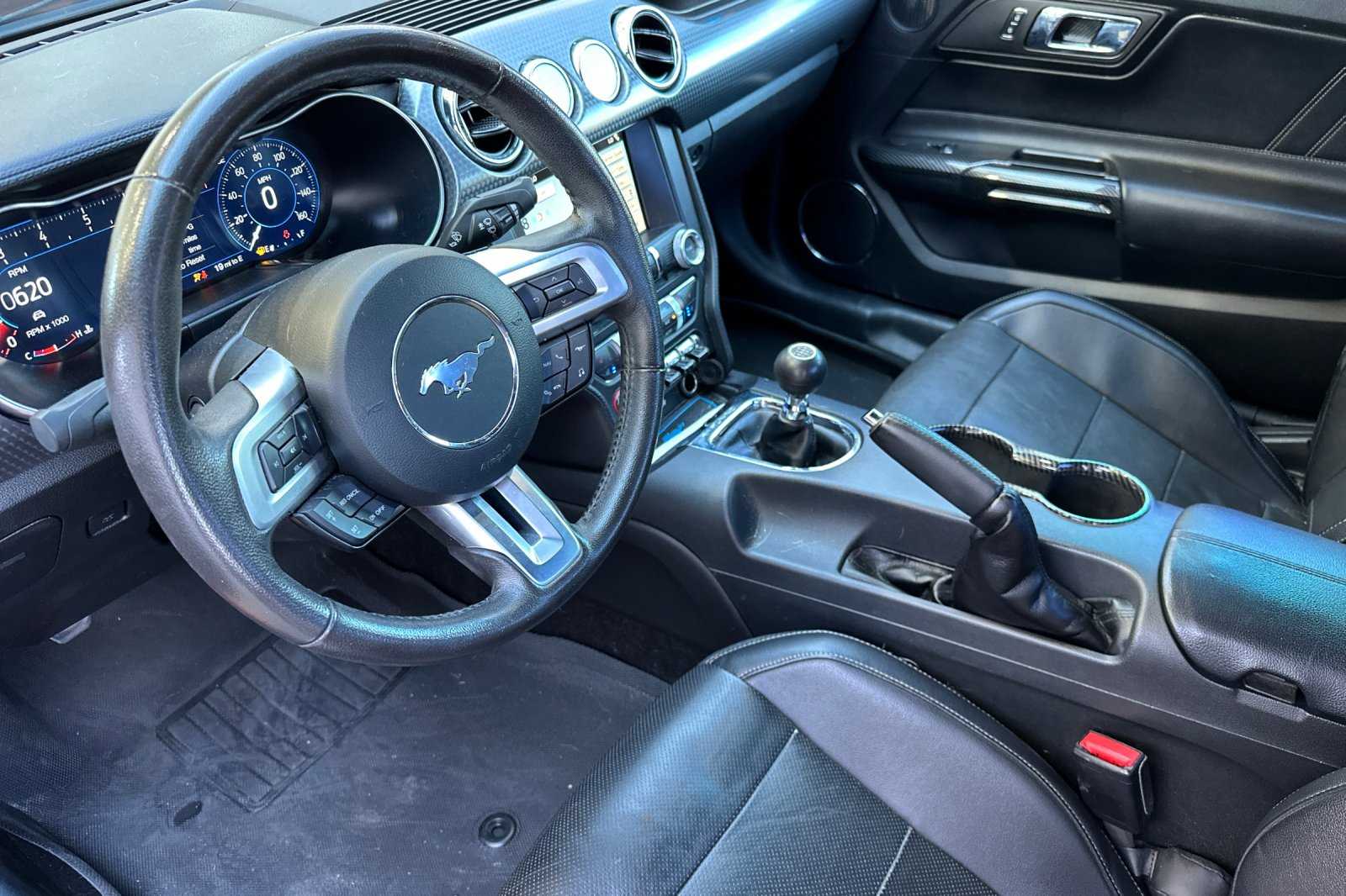 2016 Ford Mustang GT Premium photo 4