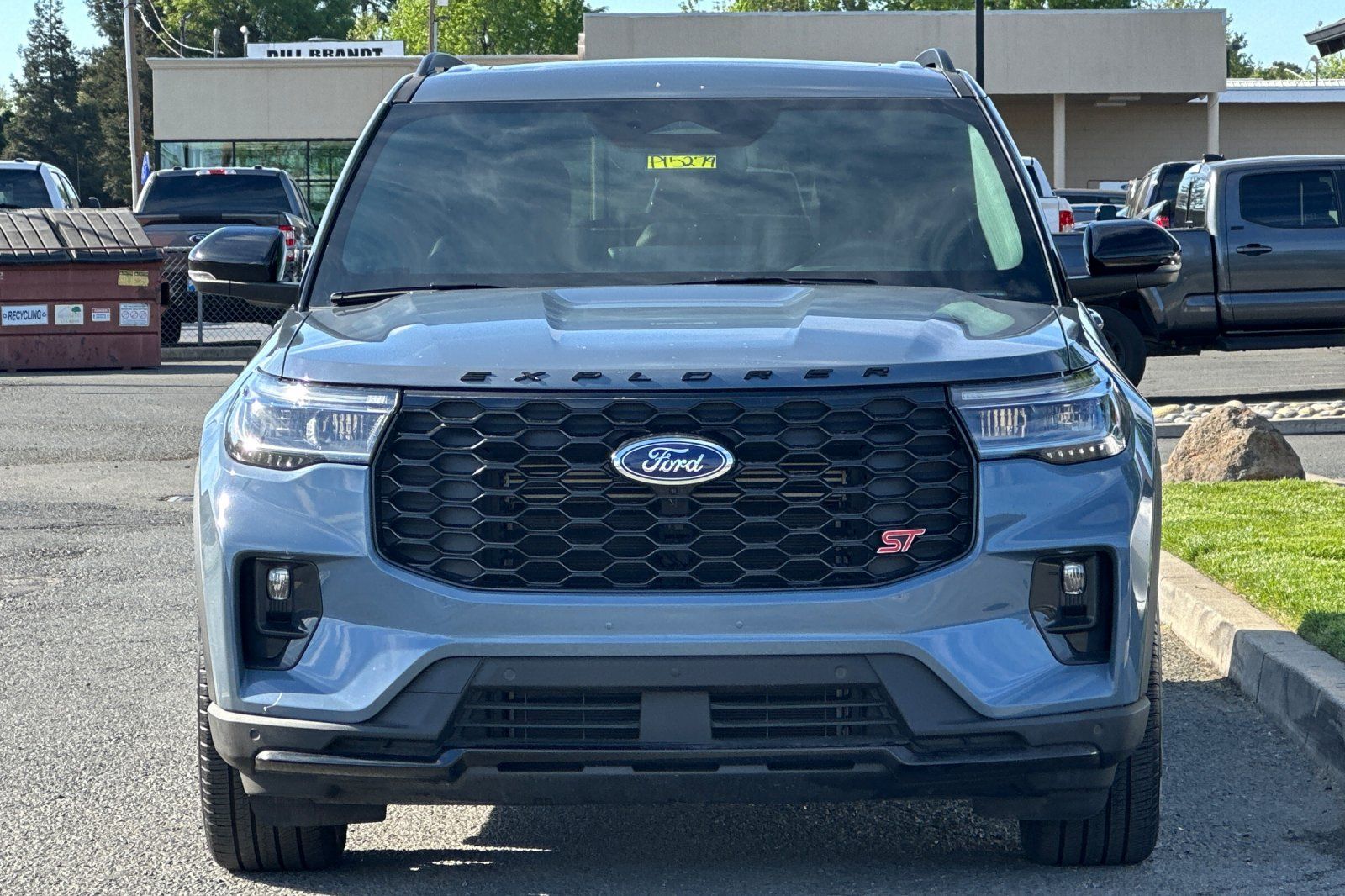 2025 Ford Explorer ST photo 4