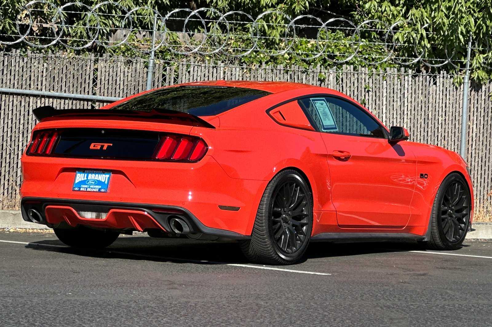 2016 Ford Mustang GT Premium photo 3