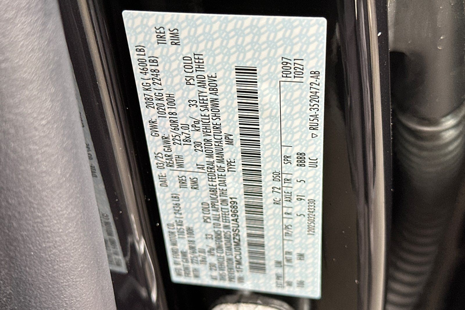 2025 Ford Escape Hybrid ST-Line photo 6