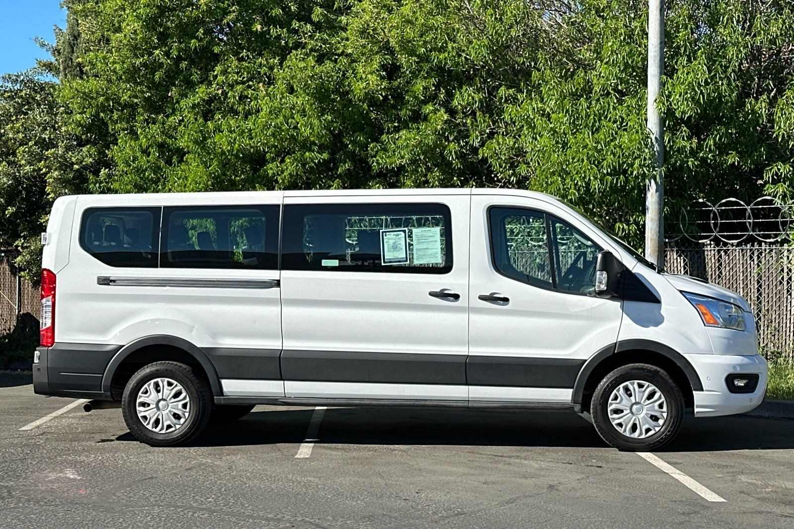 2022 Ford Transit-350 XLT photo 5