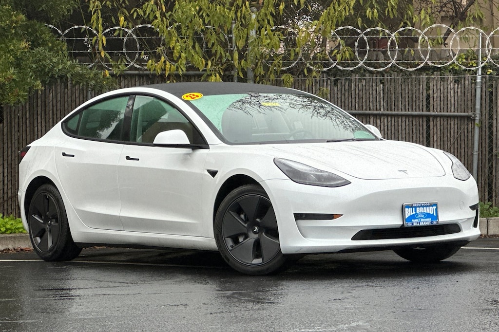 2023 Tesla Model 3 photo 2