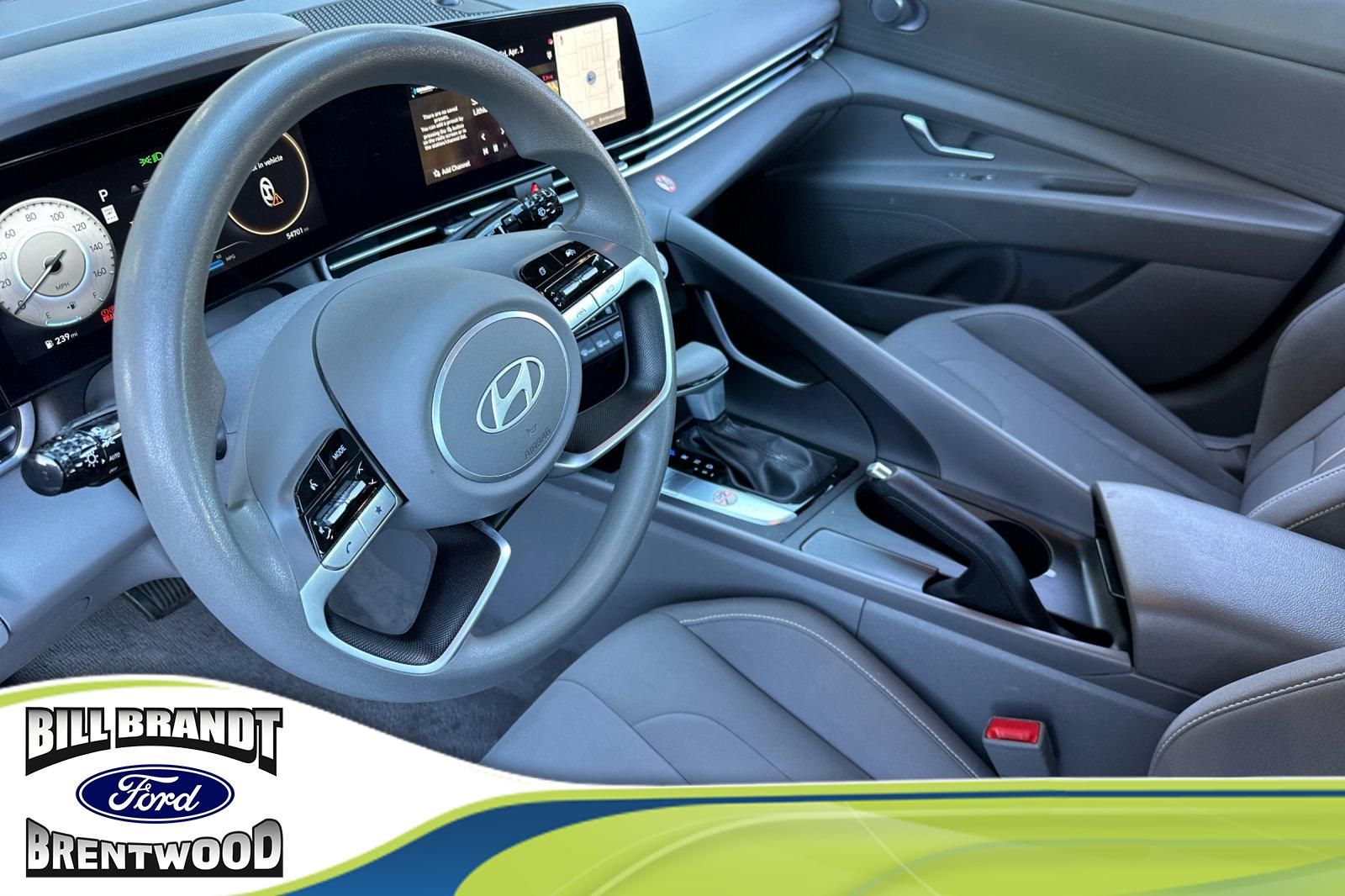 2024 Hyundai Elantra SEL photo 2