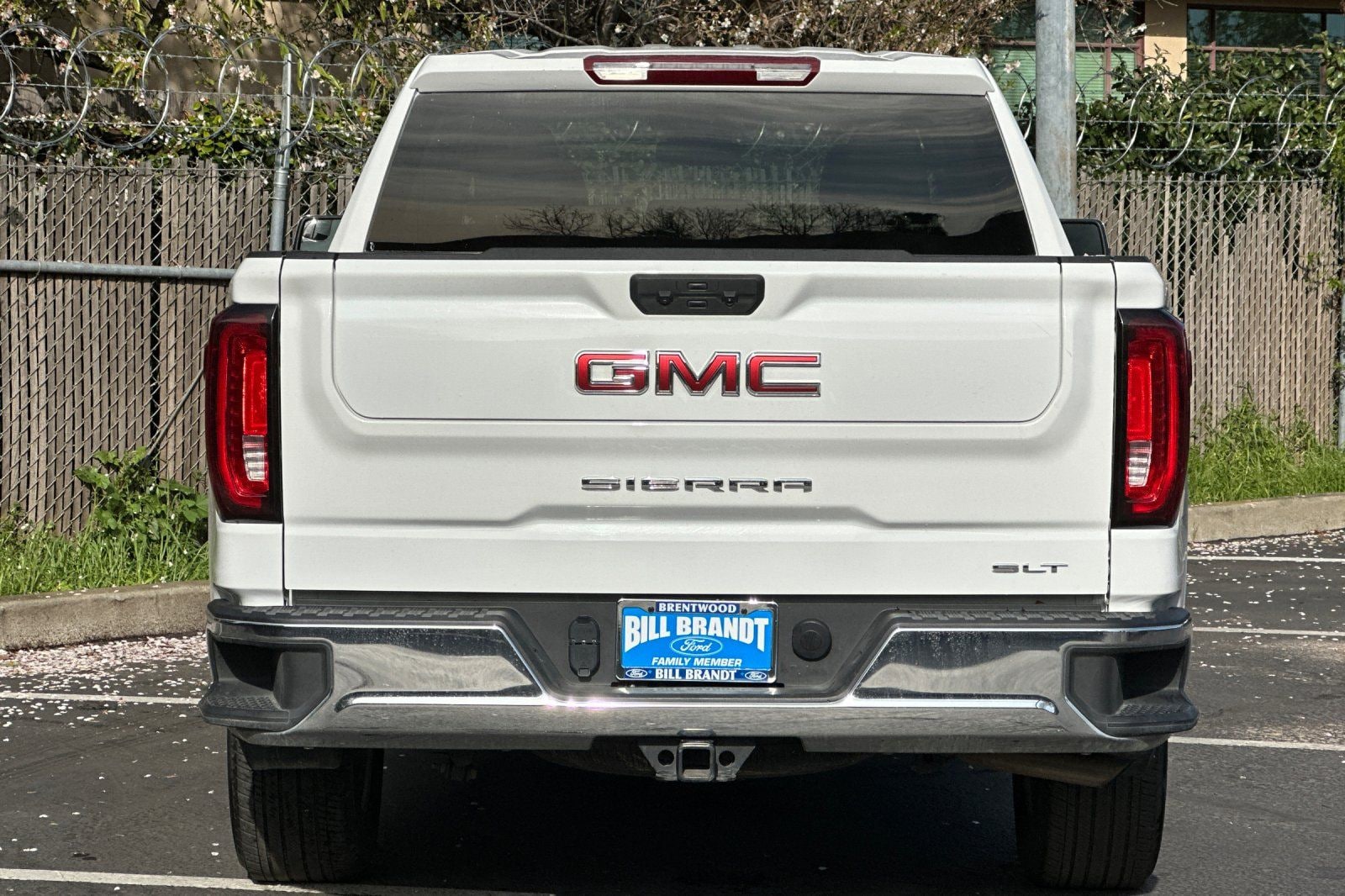 2025 GMC Sierra 1500 SLT photo 6