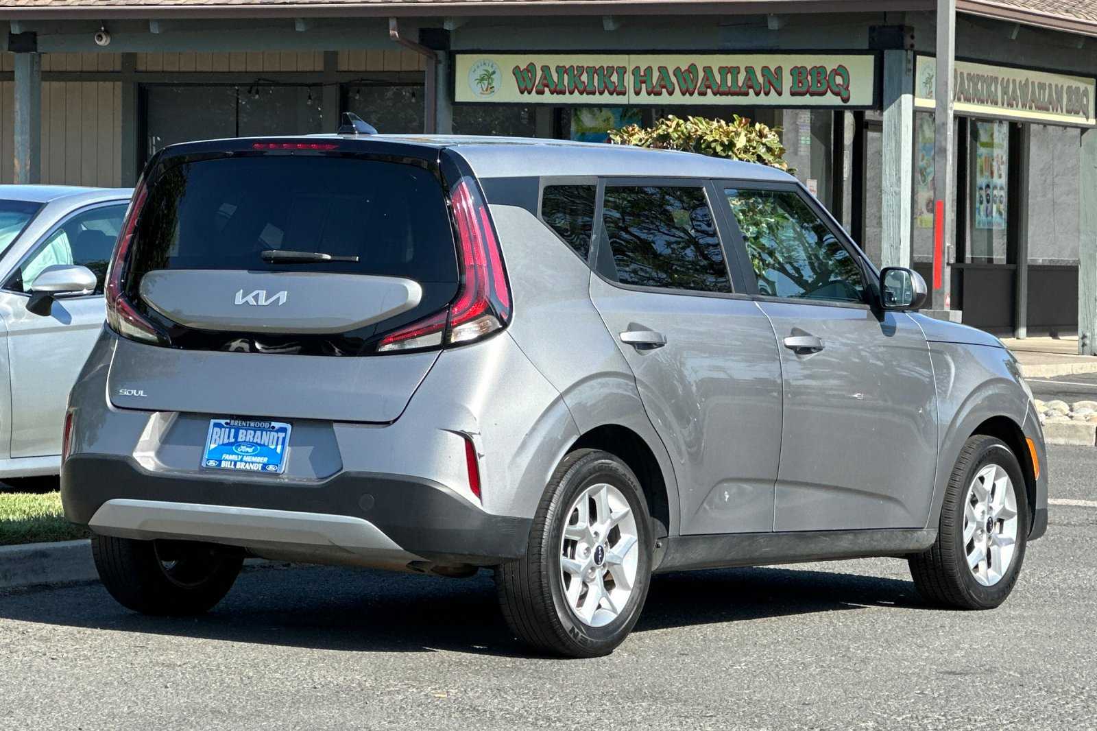 2023 Kia Soul LX photo 2