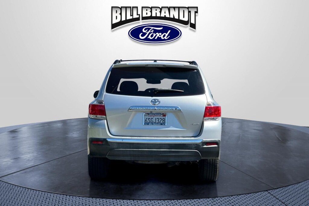 Used 2011 Toyota Highlander SE SUV