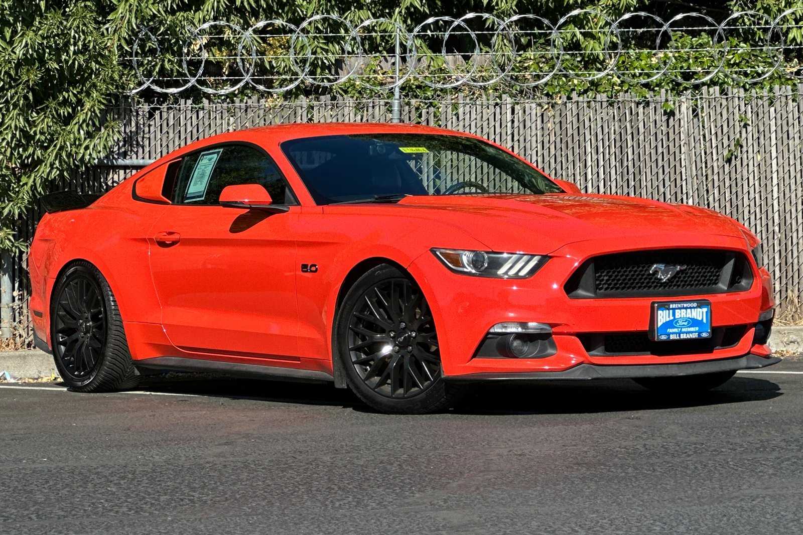 2016 Ford Mustang GT Premium photo 2