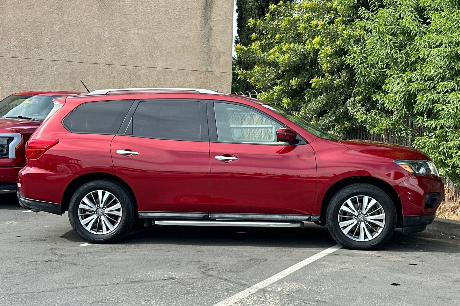 2018 Nissan Pathfinder SV photo 6