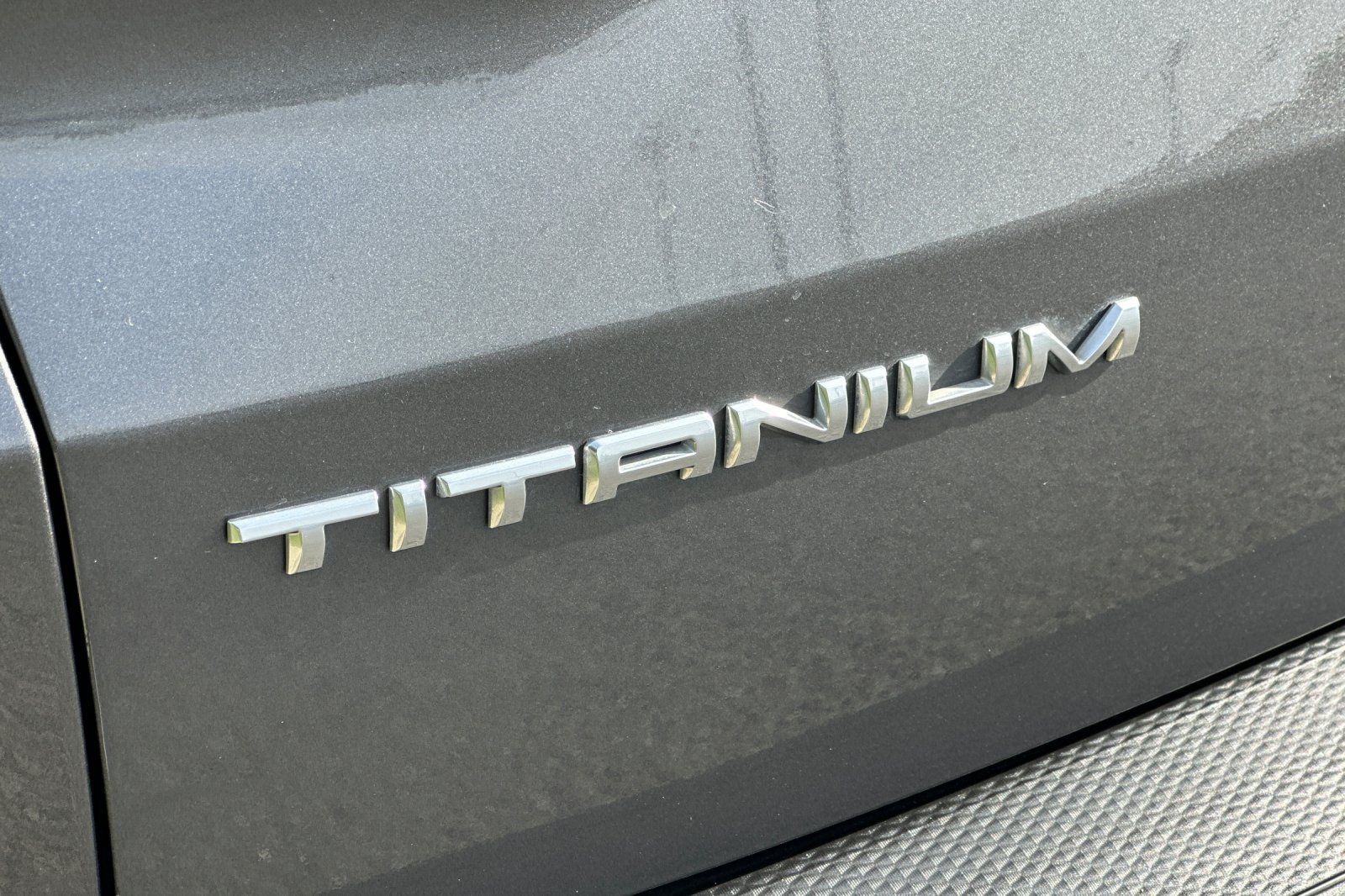 2021 Ford Escape Titanium photo 3