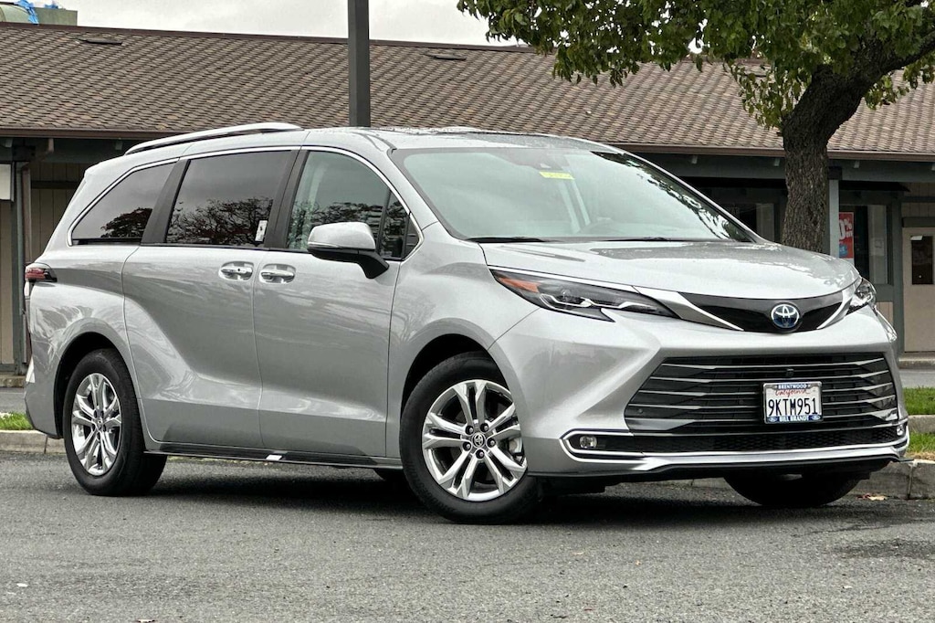 Used 2024 Toyota Sienna Platinum Minivan/Van