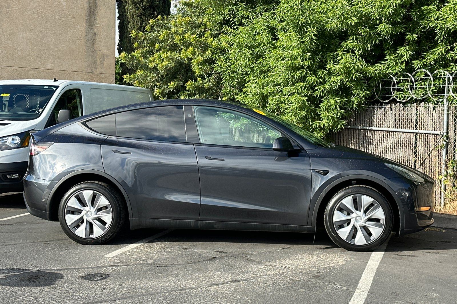 2024 Tesla Model Y Long Range photo 5