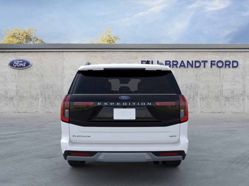 2025 Ford Expedition MAX Platinum photo 4
