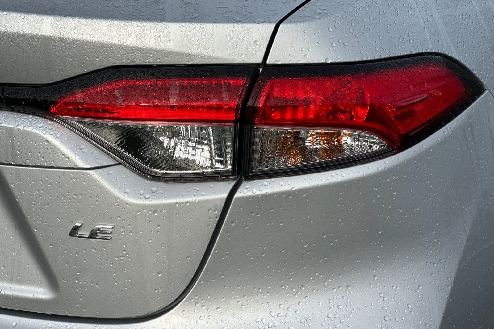 2023 Toyota Corolla LE photo 3