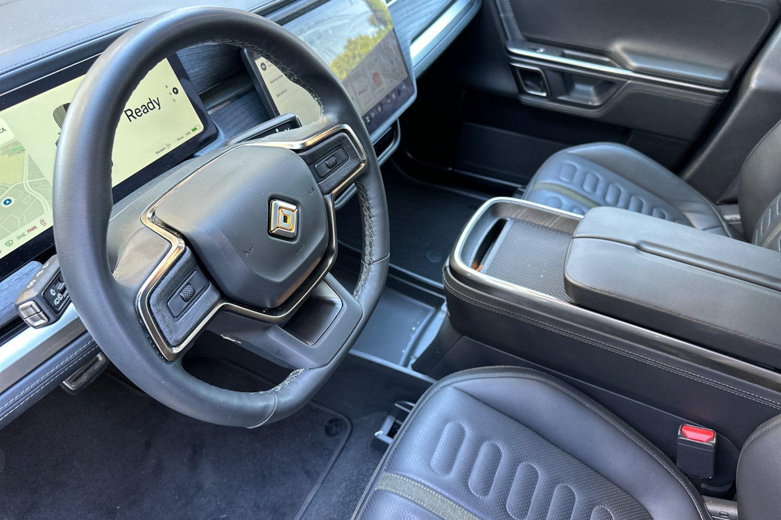 2023 Rivian R1S Adventure photo 4