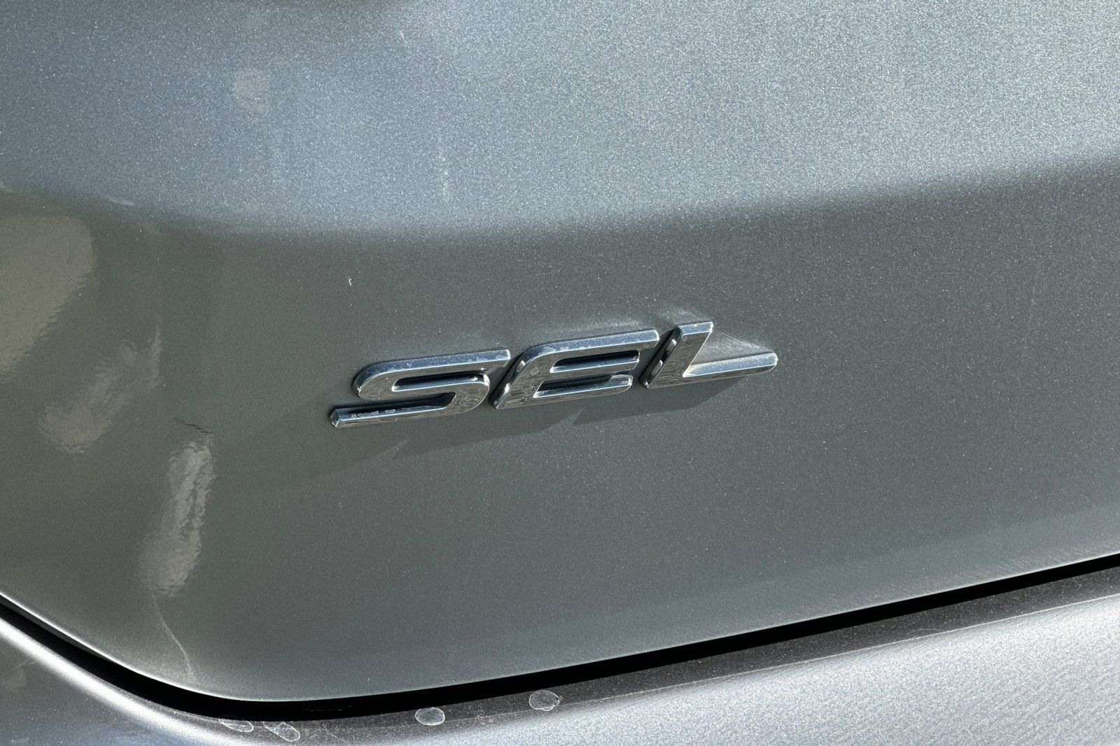 2024 Ford Edge SEL photo 3