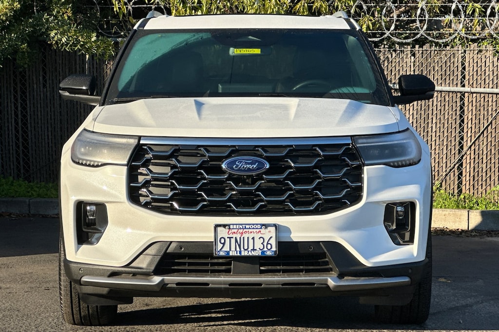 2025 Ford Explorer Platinum photo 4