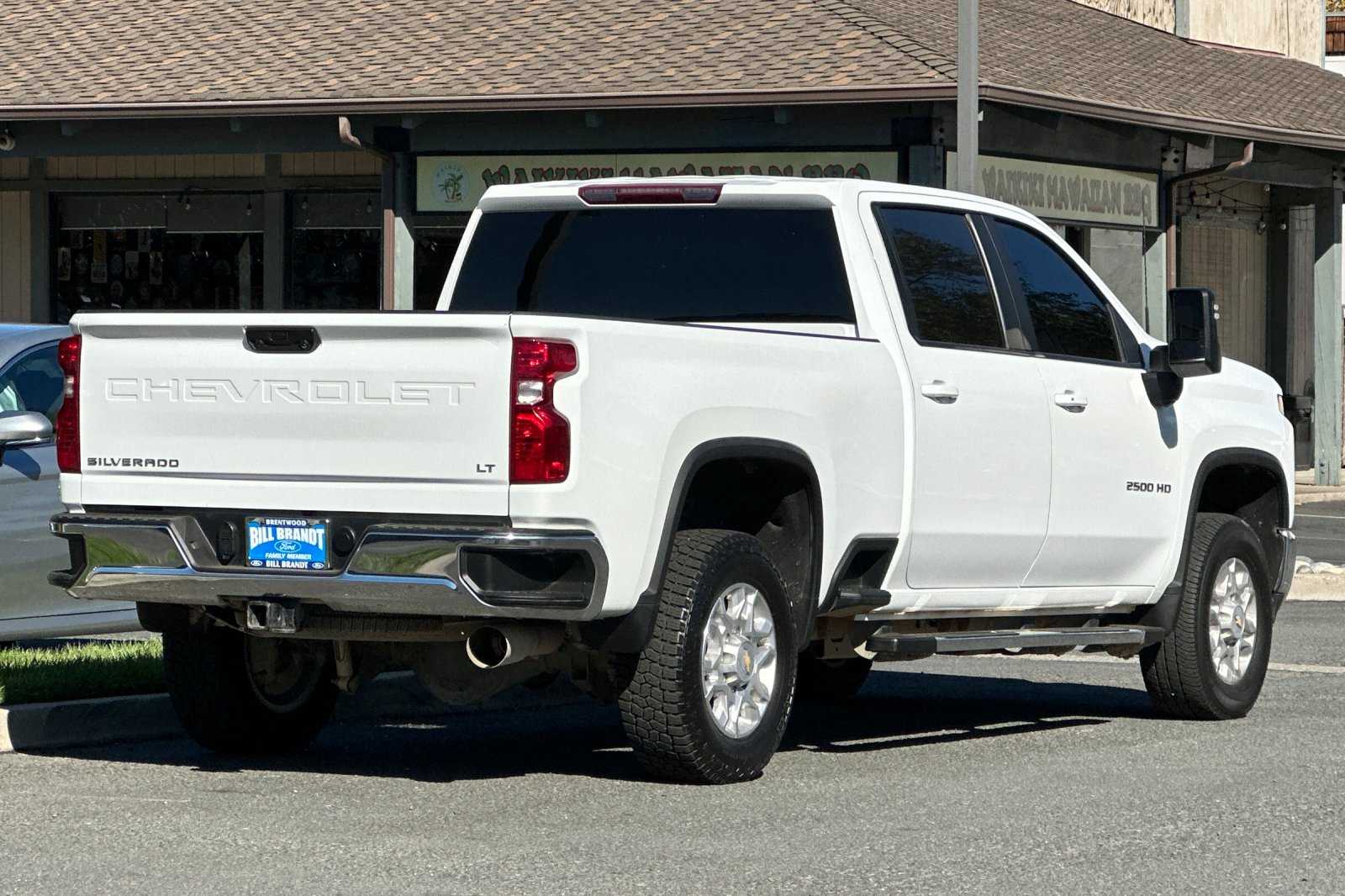 2023 Chevrolet Silverado 2500HD LT photo 3