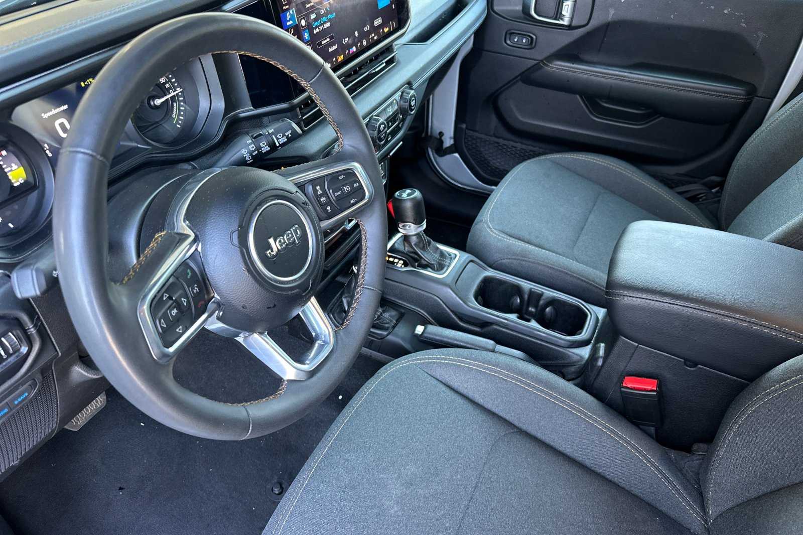 2024 Jeep Wrangler Sahara 4xe photo 4