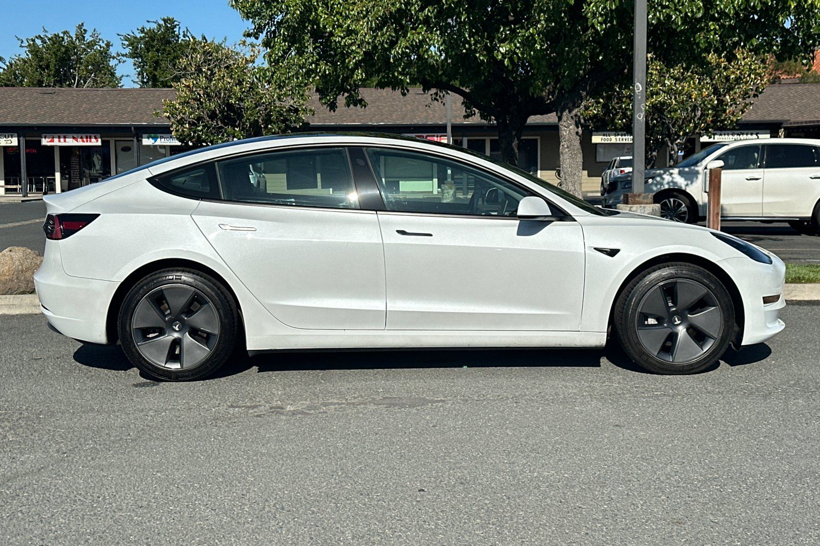 2023 Tesla Model 3 Base photo 2