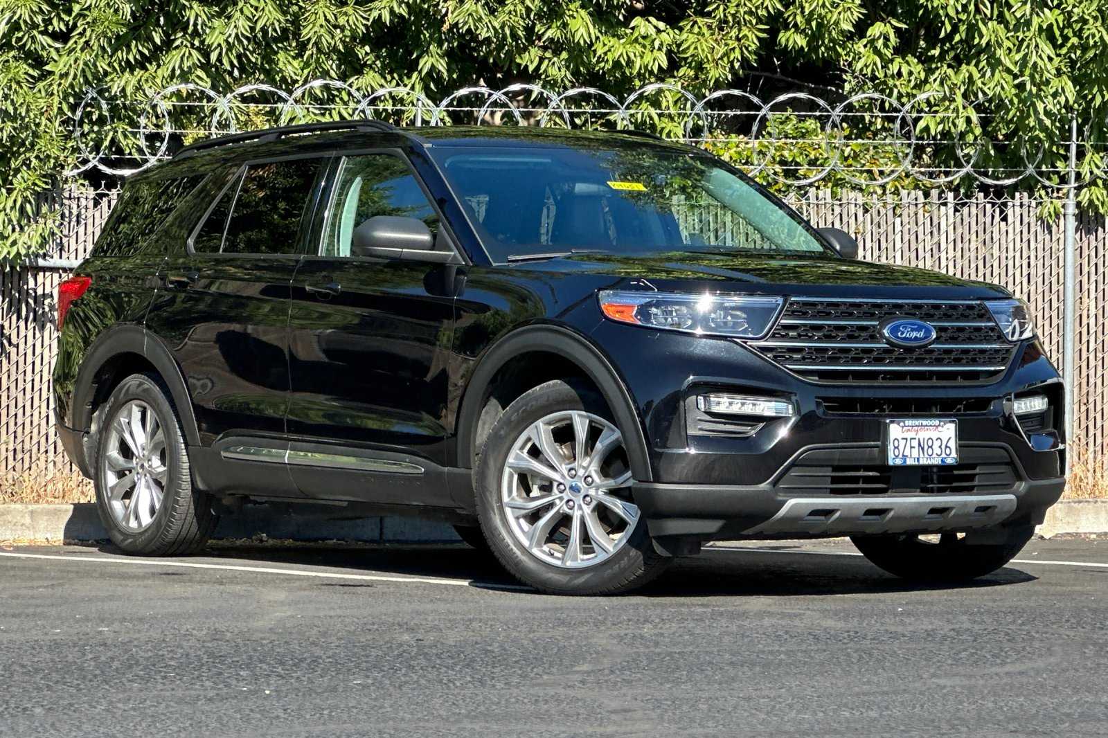 2022 Ford Explorer XLT photo 2