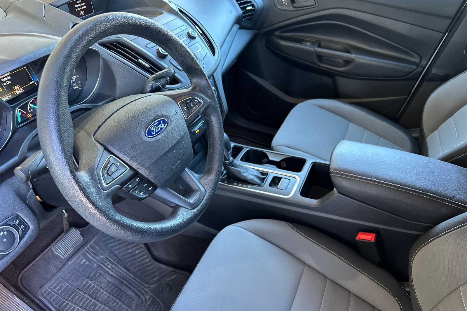 2019 Ford Escape S photo 4