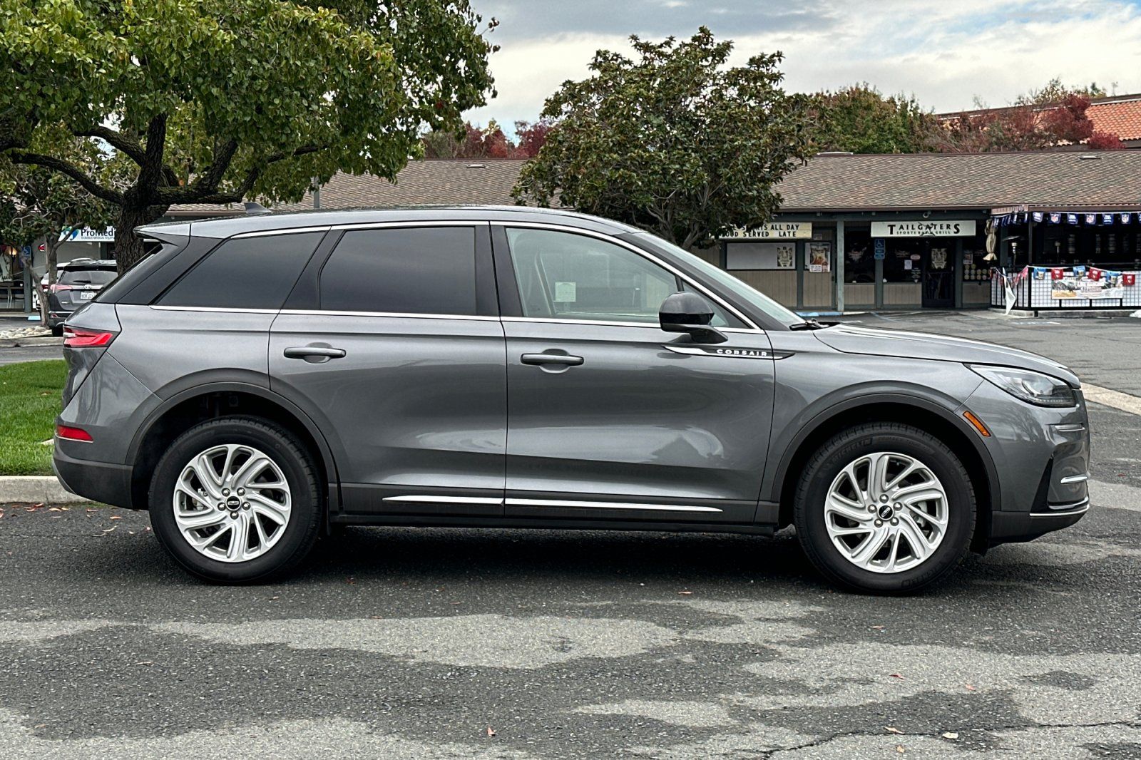 2025 Lincoln Corsair Premiere photo 5