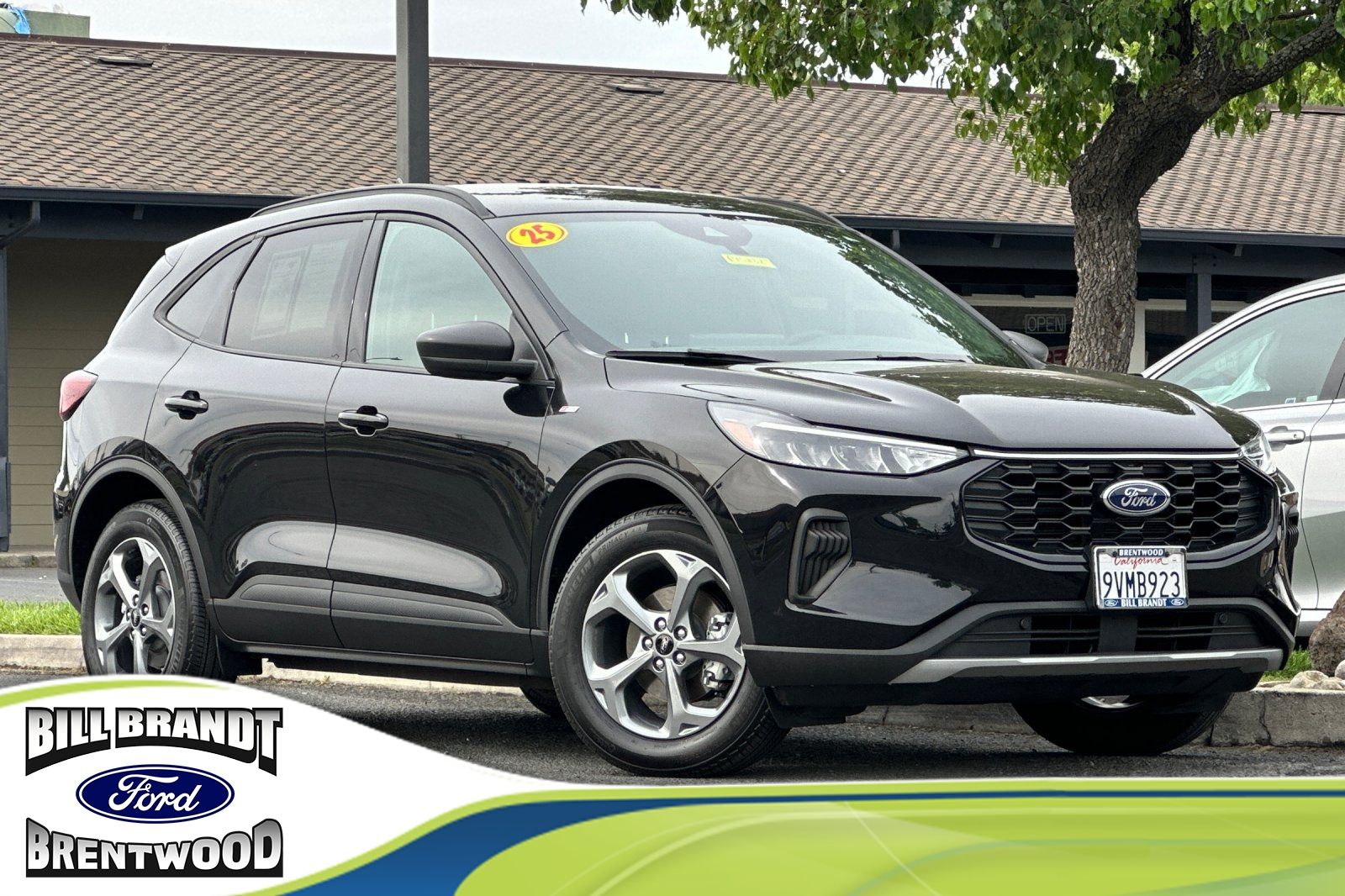 2025 Ford Escape Hybrid ST-Line photo 1