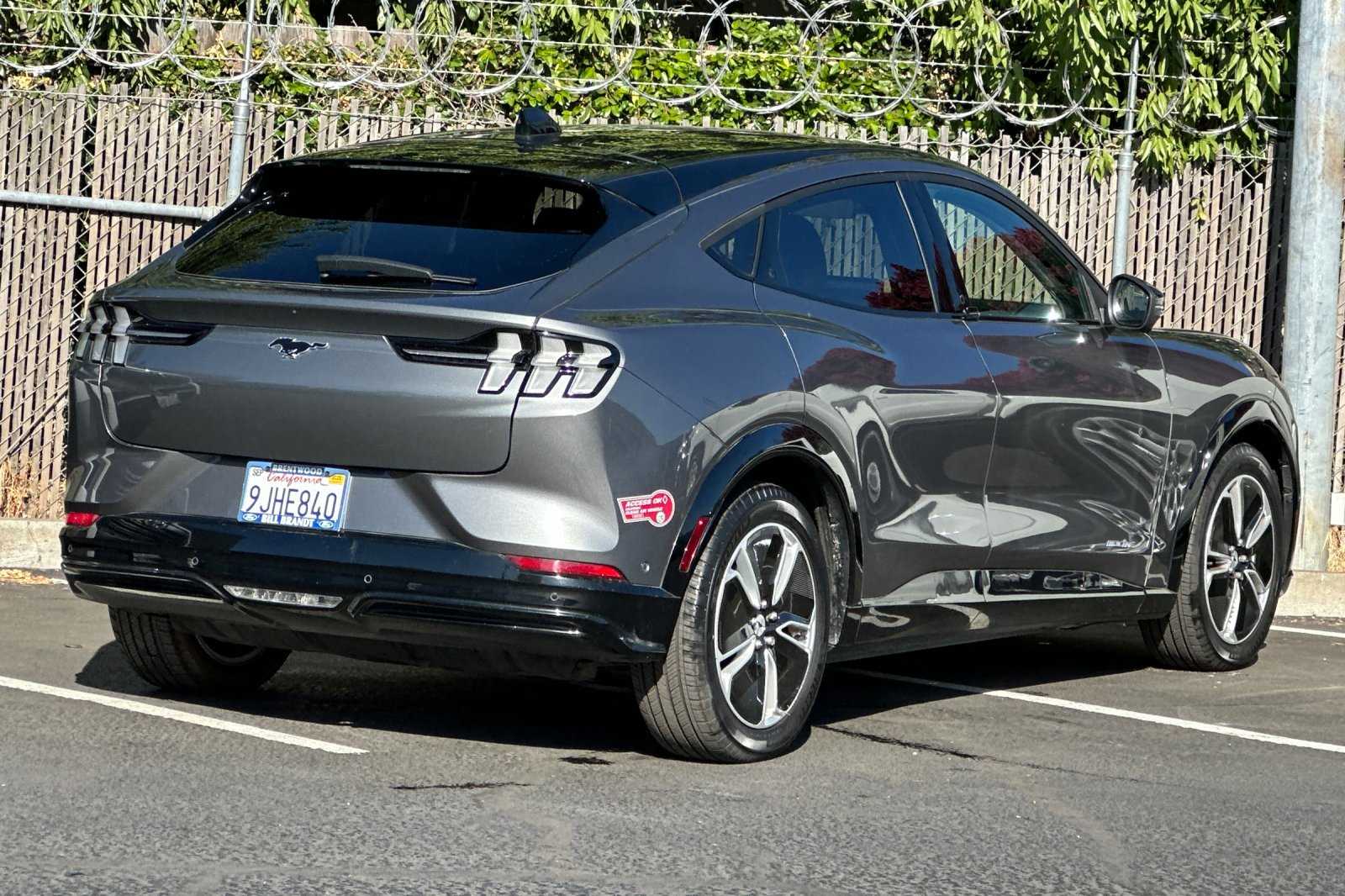 2023 Ford Mustang Mach-E Premium photo 3