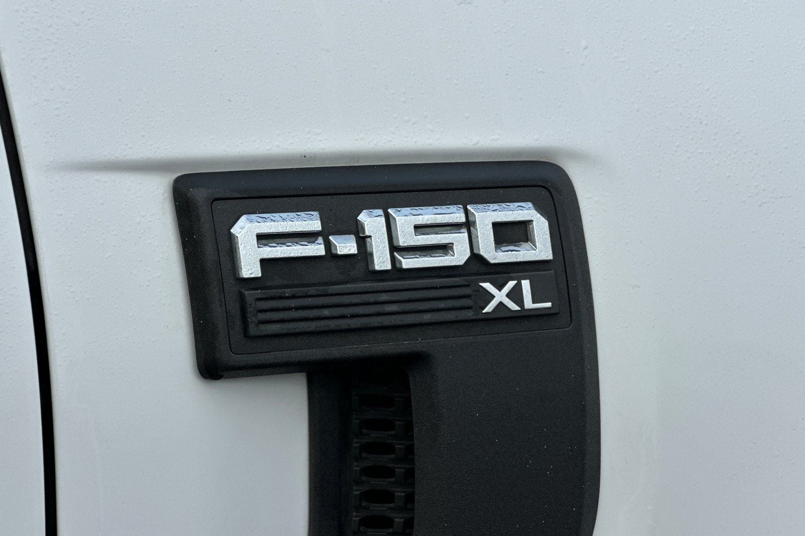 2023 Ford F-150 XL photo 3