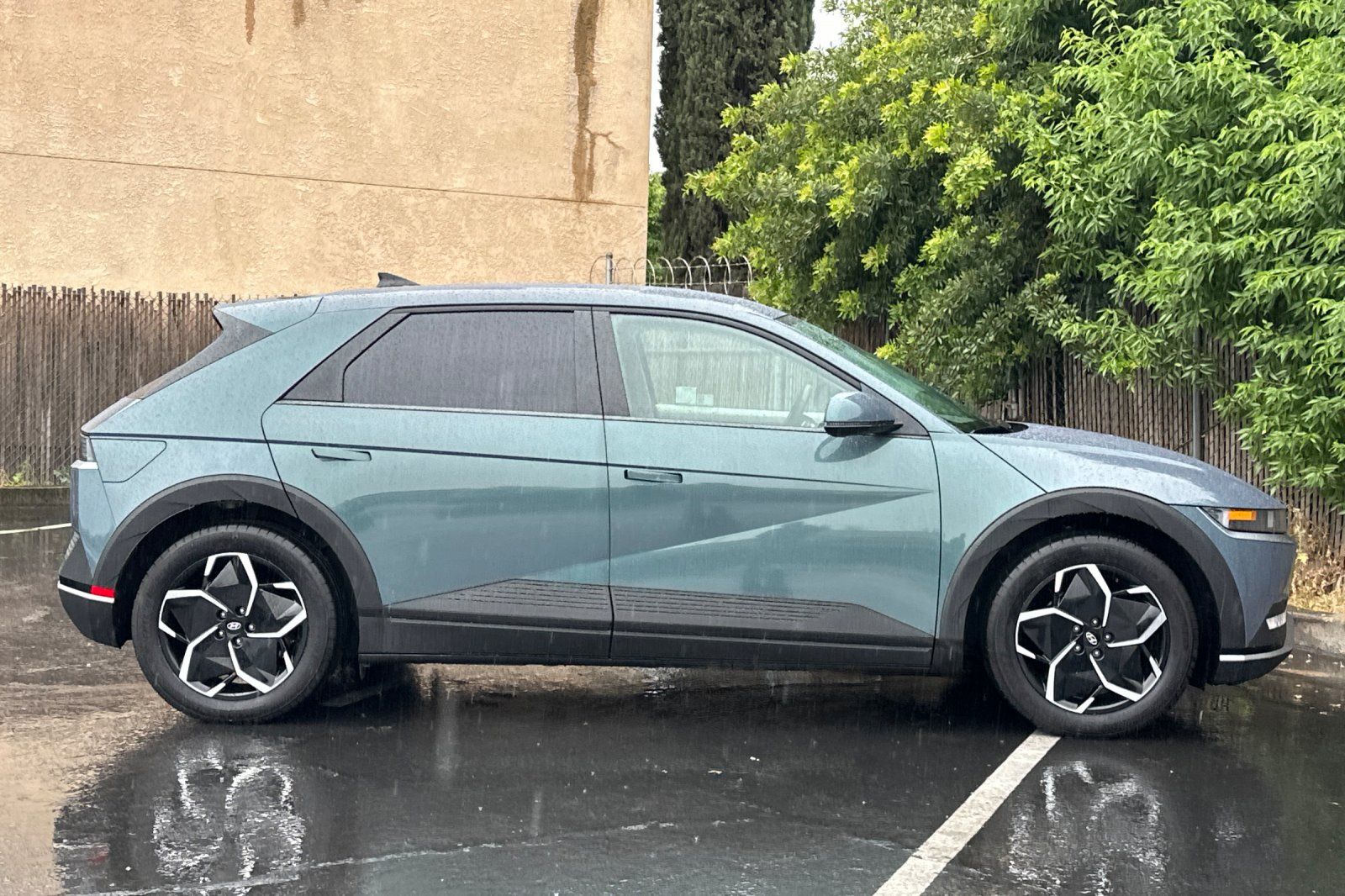 2024 Hyundai IONIQ 5 SEL photo 5