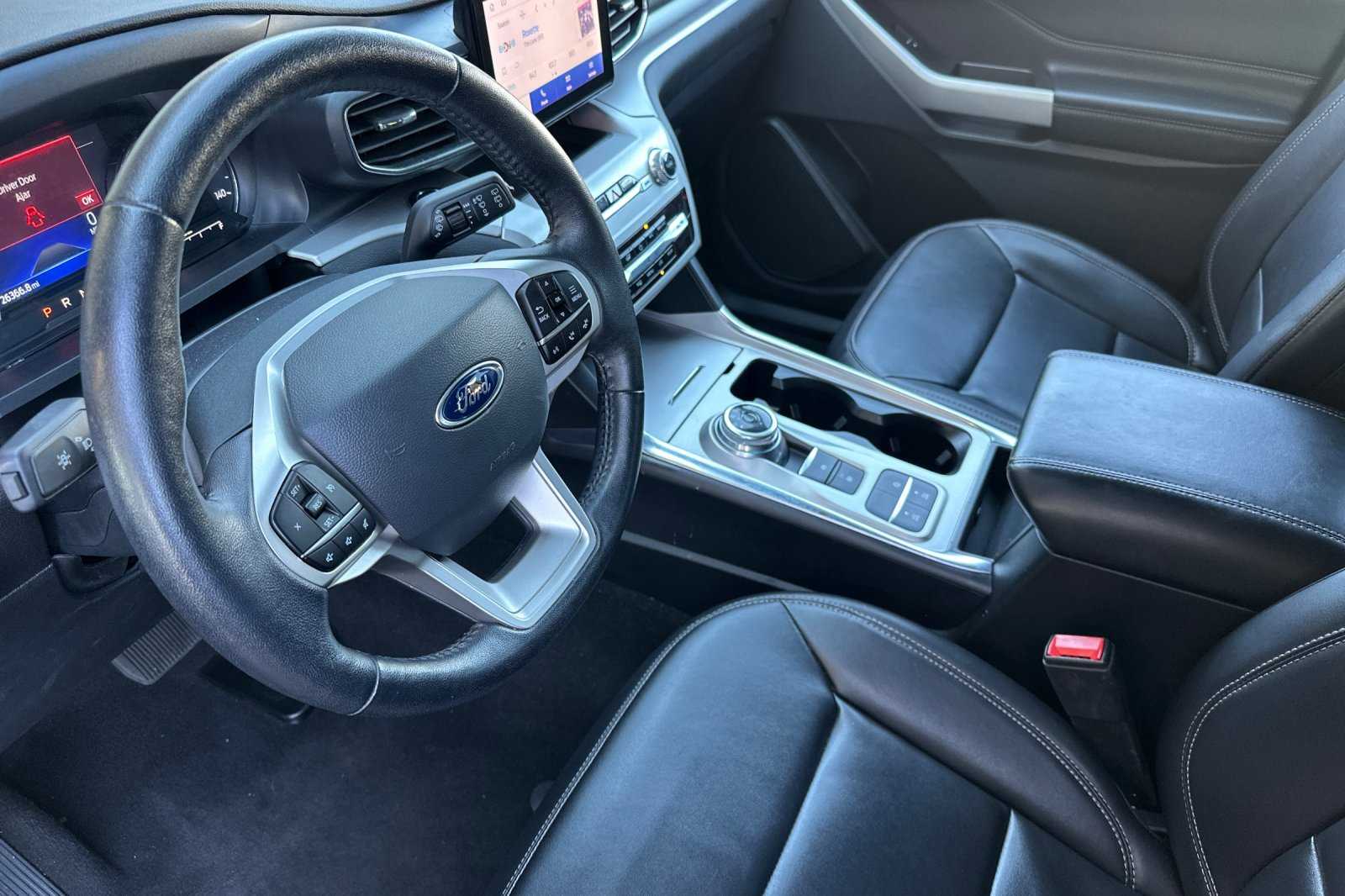 2022 Ford Explorer XLT photo 4