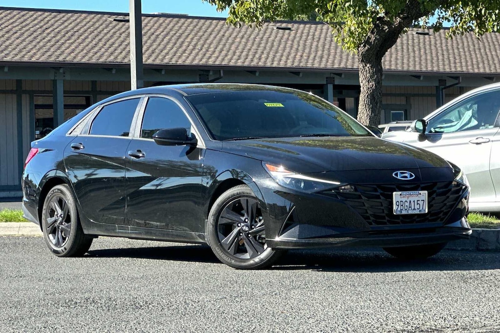 Used 2022 Hyundai Elantra SEL Sedan