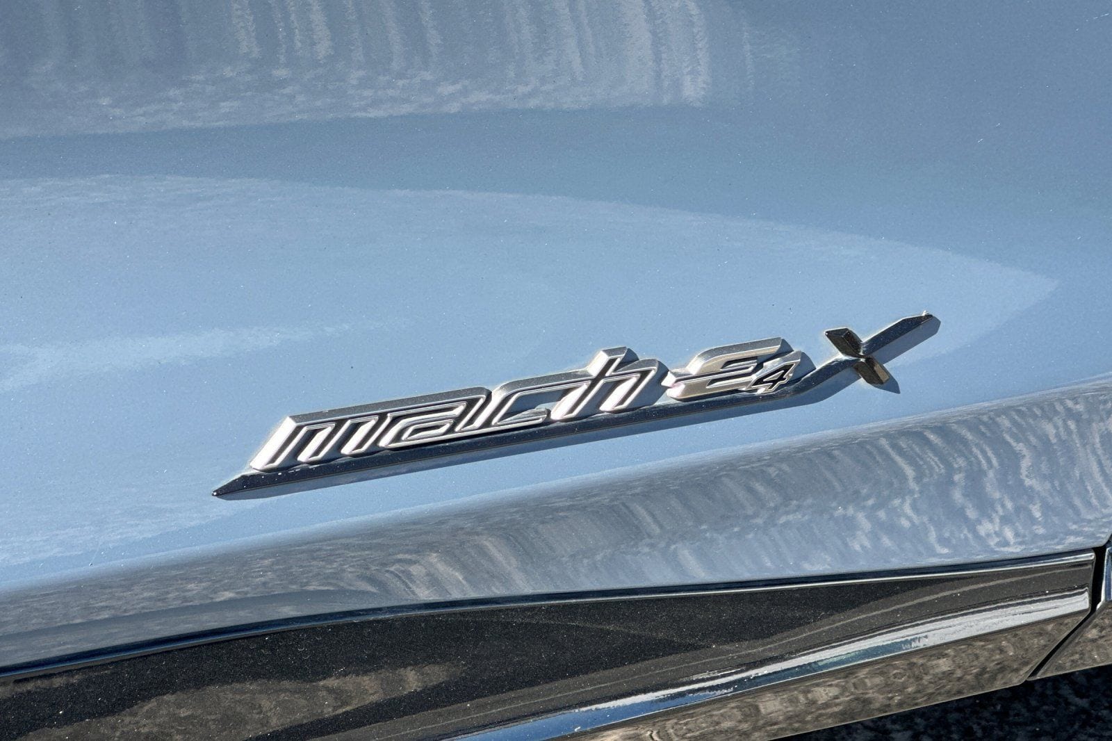 2023 Ford Mustang Mach-E Premium photo 3