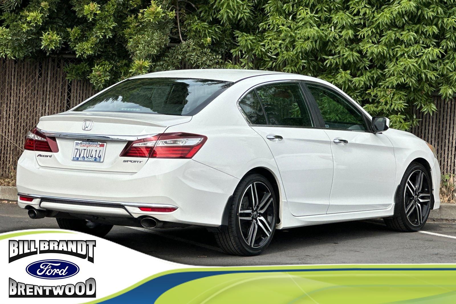 2017 Honda Accord Sport photo 2