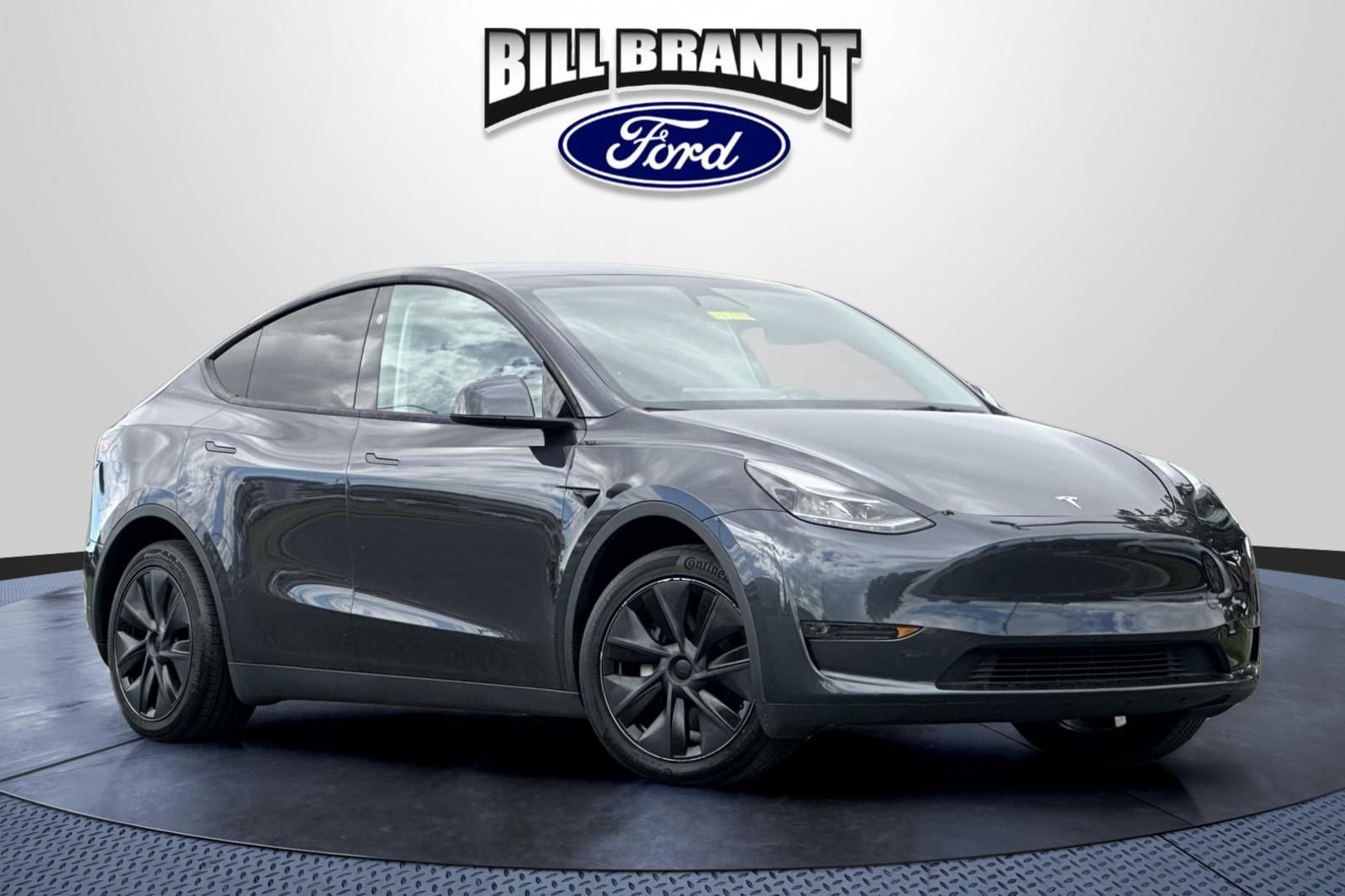 2024 Tesla Model Y Long Range Rear Wheel Drive's photo