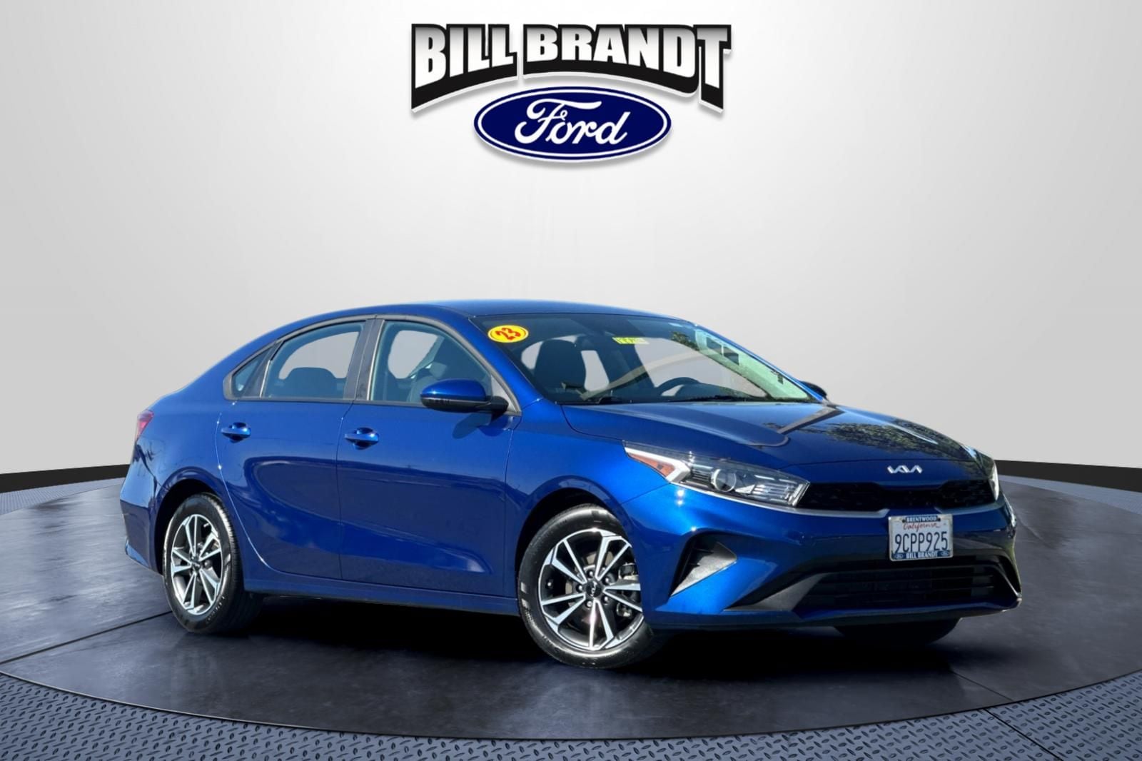 2023 Kia Forte LXS AT's photo