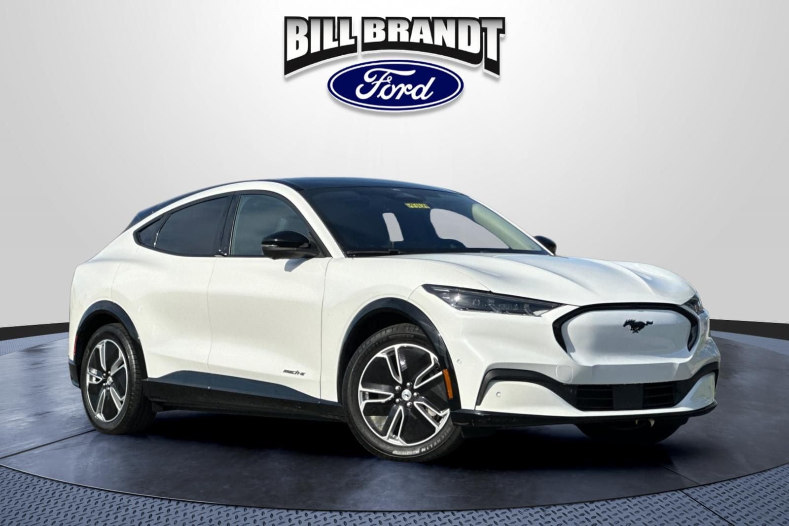 2023 Ford Mustang-Mach-e Premium's photo