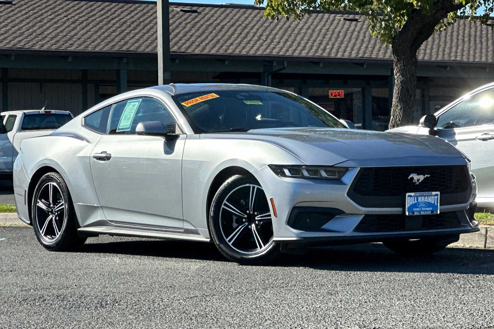 2024 Ford Mustang EcoBoost photo 2