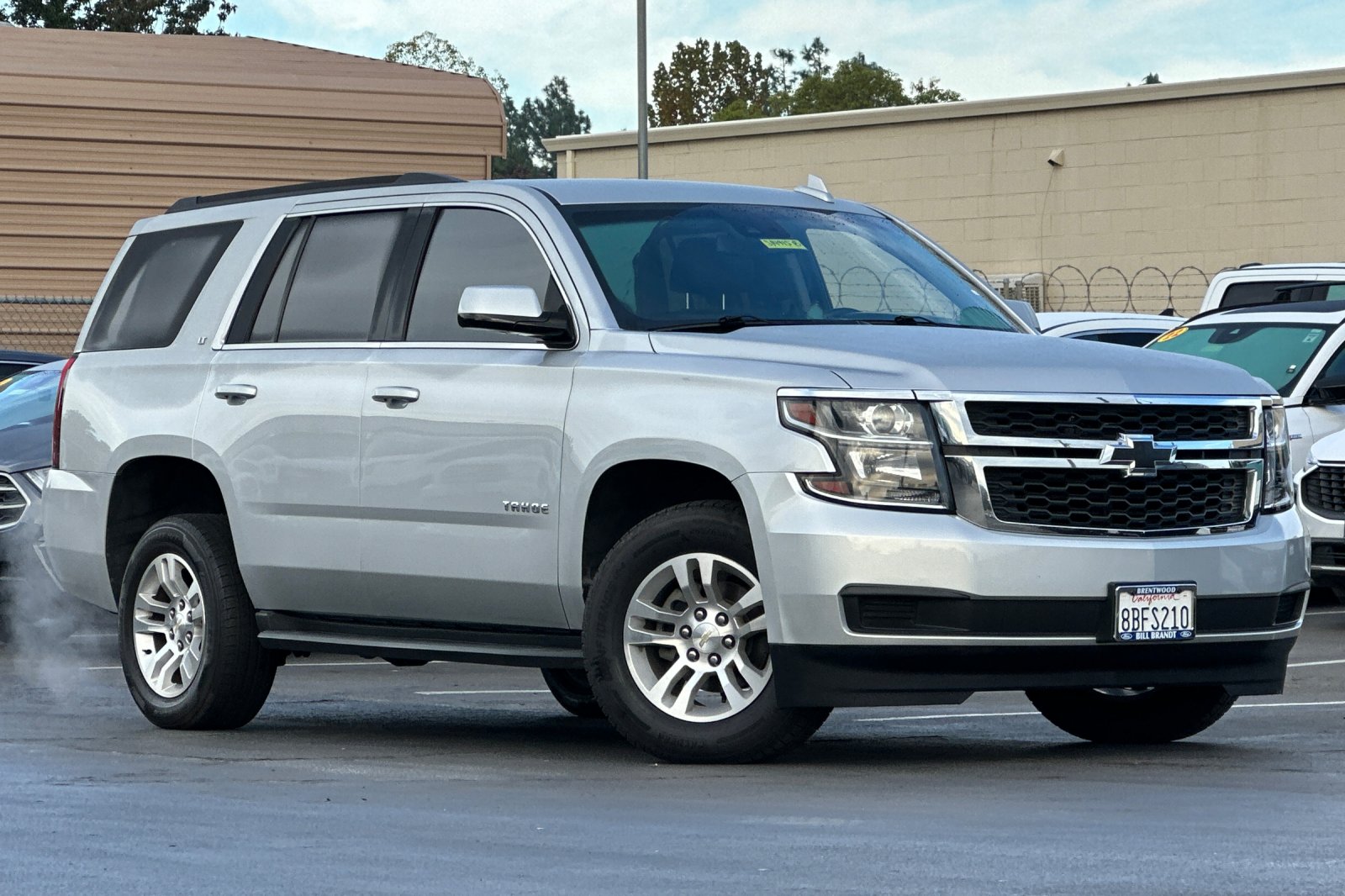 2018 Chevrolet Tahoe LT photo 2