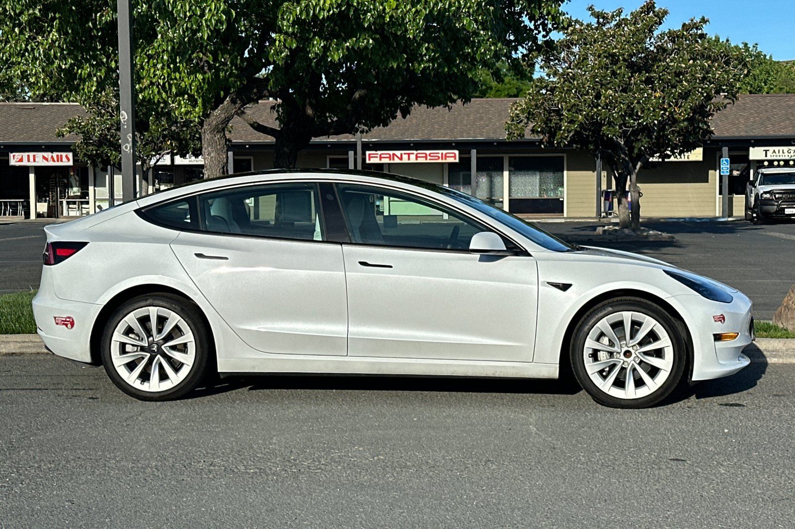 2023 Tesla Model 3 Base photo 5